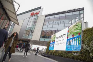 Билборд с картиной Дэвида Хокни, нарисованной на iPad