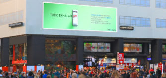 Билборды начинают бороться с загрязнением воздуха в Лондоне