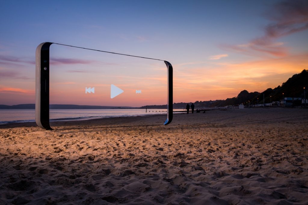 Samsung-Galaxy-S8-Sculpture-UK