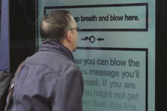 Проверка на «выдох» в антитабачной наружной рекламе Cancer Research UK