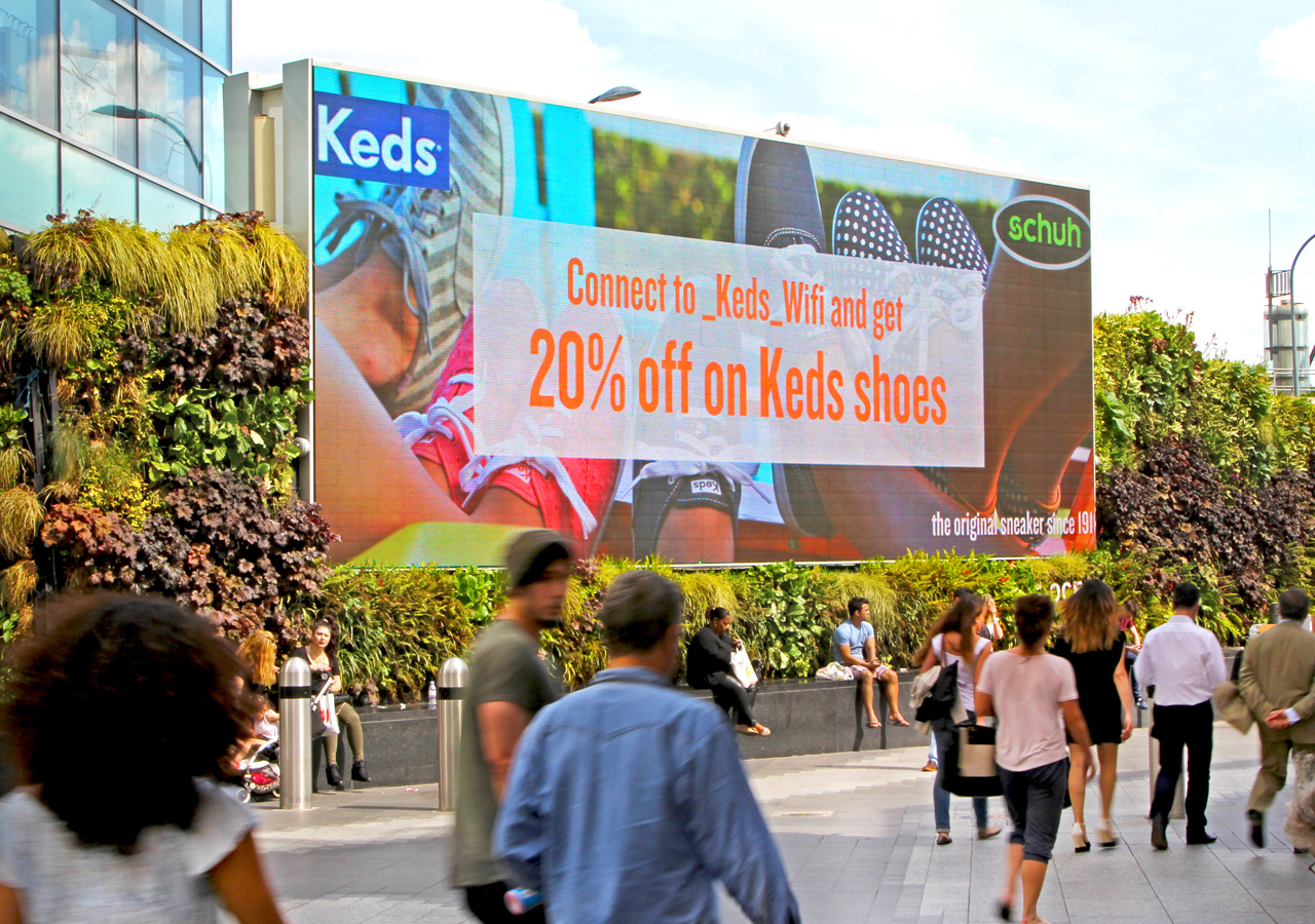 Ocean-Outdoor-Keds-billboard-Wi-Fi