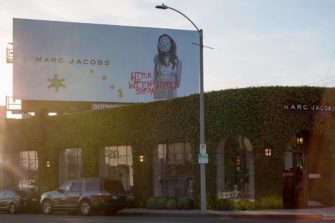 Дочь Курта Кобейна «повредила» билборд с рекламой Marc Jacobs