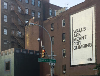 North Face в рекламной кампании обыграл обещание Дональда Трампа построить стену на границе с Мексикой