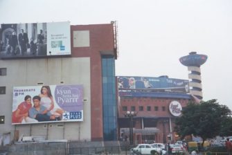 Наружная реклама в 8 районах Южного Дели станет законной