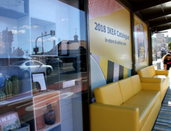 В Австралии автобусные остановки превратили в гостиные IKEA