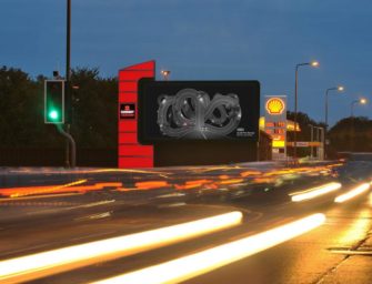 Audi проводит в Великобритании ситуативную DOOH кампанию