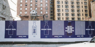 Absolut напомнил о себе жителям Нью-Йорка гиперлокальной OOH кампанией