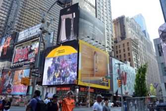 Сантехнический бренд American Standard устроил виртуальный душ на Таймс-сквер