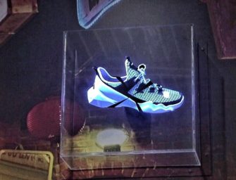 Skechers разместил в Сингапуре наружную рекламу с голограммой