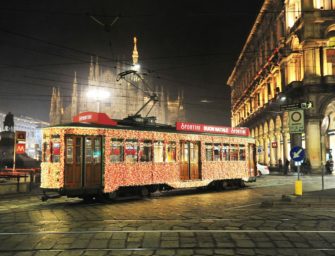 Наружная реклама для создания праздничной атмосферы