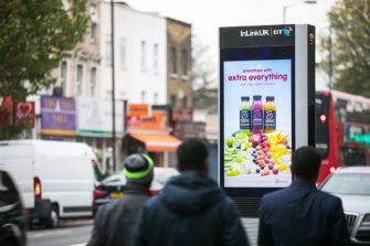 Производитель соков Innocent Drinks экспериментирует с программатик закупкой OOH рекламы