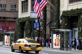 JCDecaux положил глаз на конкурентов из США