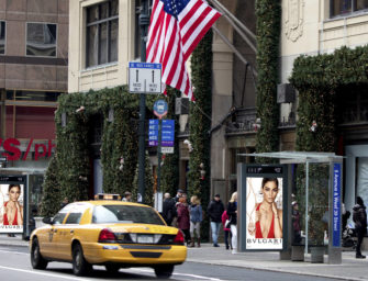 JCDecaux положил глаз на конкурентов из США