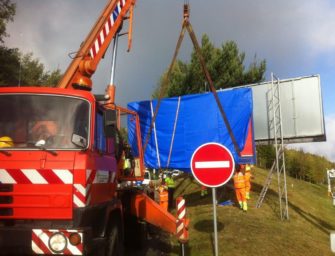 Спустя полгода после запрета в Чехии рекламы на трассах демонтирована лишь малая ее часть