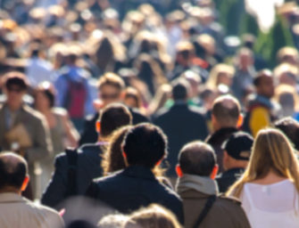 Британская OOH реклама охватывает молодую аудиторию лучше, чем ТВ