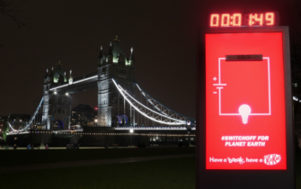 KitKat отдохнул от электричества в Час Земли