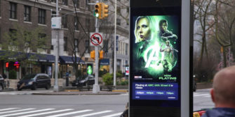 Наружная реклама «Мстителей» направила прохожих в Нью-Йорке прямиком на ближайший сеанс