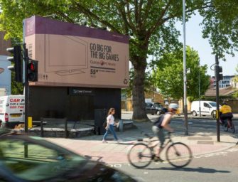 Currys PC World превратил билборды в картонные коробки из под ТВ