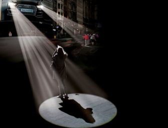 Топ-10 оригинальной out of home рекламы автомобилей последних лет