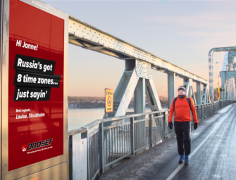 Шведские диванные стратеги с помощью наружной рекламы дают советы тренеру национальной сборной по футболу