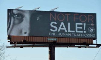 Наружная реклама для задач адвокации