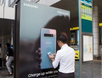 Samsung превратил автобусные остановки в станции беспроводной зарядки