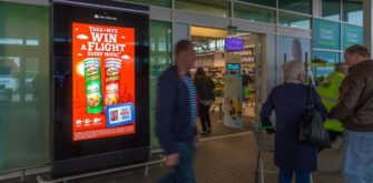 Исследование: OOH-реклама рядом с магазинами влияет на продажи товаров повседневного спроса