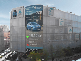 Билборд Renault дает скидку на электрокары в зависимости от уровня загрязнения воздуха