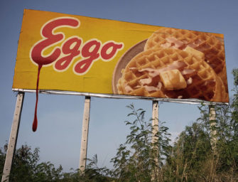 Eggo продвигает «Очень странных дела» изображениями жутких билбордов