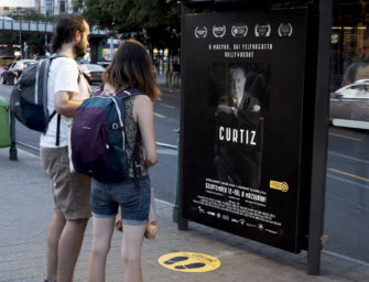 В Будапеште установили билборд для кастинга у режиссера «Касабланки»