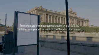 Make a Change использовала письма самоубийц в антибуллинговой OOH-кампании