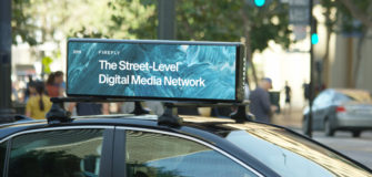 Американский оператор рекламы на такси Firefly внедряет инновационные экраны