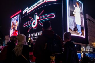 TikTok отпраздновал партнерство с BRIT Awards масштабной OOH кампанией в Лондоне