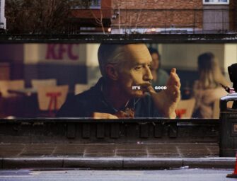 KFC выпустил оду облизыванию пальцев