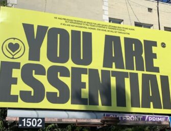 Вместо рекламы нового альбома Леди Гага подбодрила медиков