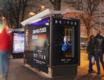 Голографическая наружная реклама сериала «Предатель» заставила таллинцев «разчехлить» смартфоны