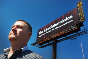 Как мемфисский театр преобразовал афишу в «луч надежды»