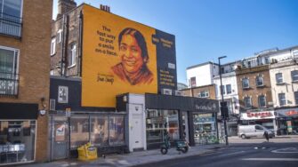 Как в статичной наружной рекламе показать «скорость»? Нарисовать сюжет за считанные минуты