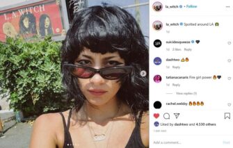 Селфі з білбордом, як символ остаточної й безповоротної перемоги над життям