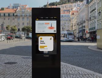 Рекламно-інформаційні термінали TOMI навчилися визначати пішоходів без масок