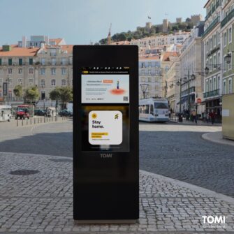 Рекламно-інформаційні термінали TOMI навчилися визначати пішоходів без масок