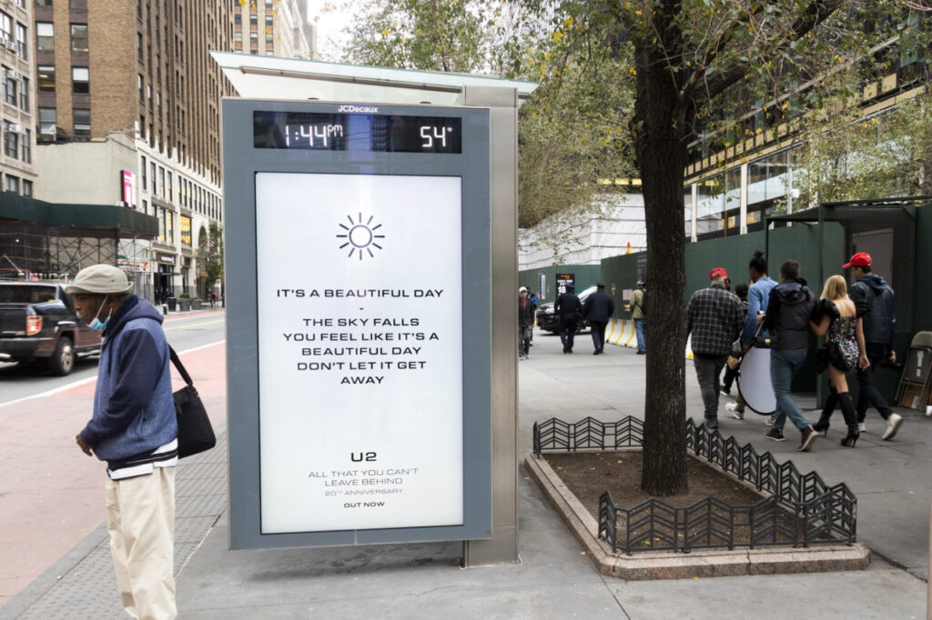 U2 All That You Can’t Leave Behind billboard