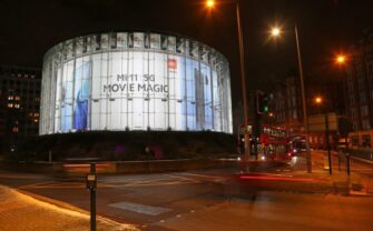 Найбільша реклама Xiaomi Mi 11 у світі