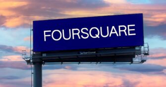 Foursquare і Clear Channel Outdoor просуватимуть міжплатформове вимірювання DOOH
