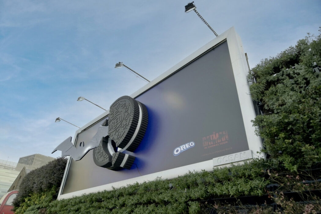 Batman Oreo billboard_4
