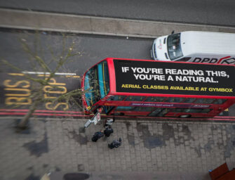 Вперше на дахах лондонських даблдекерів: мережа фітнес-клубів стала першовідкривачем рекламного формату