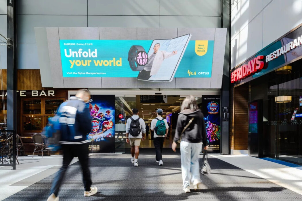 Samsung Galaxy Z Fold5 3d billboard