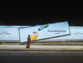Stella Artois розмістив білборди під ідеальним кутом